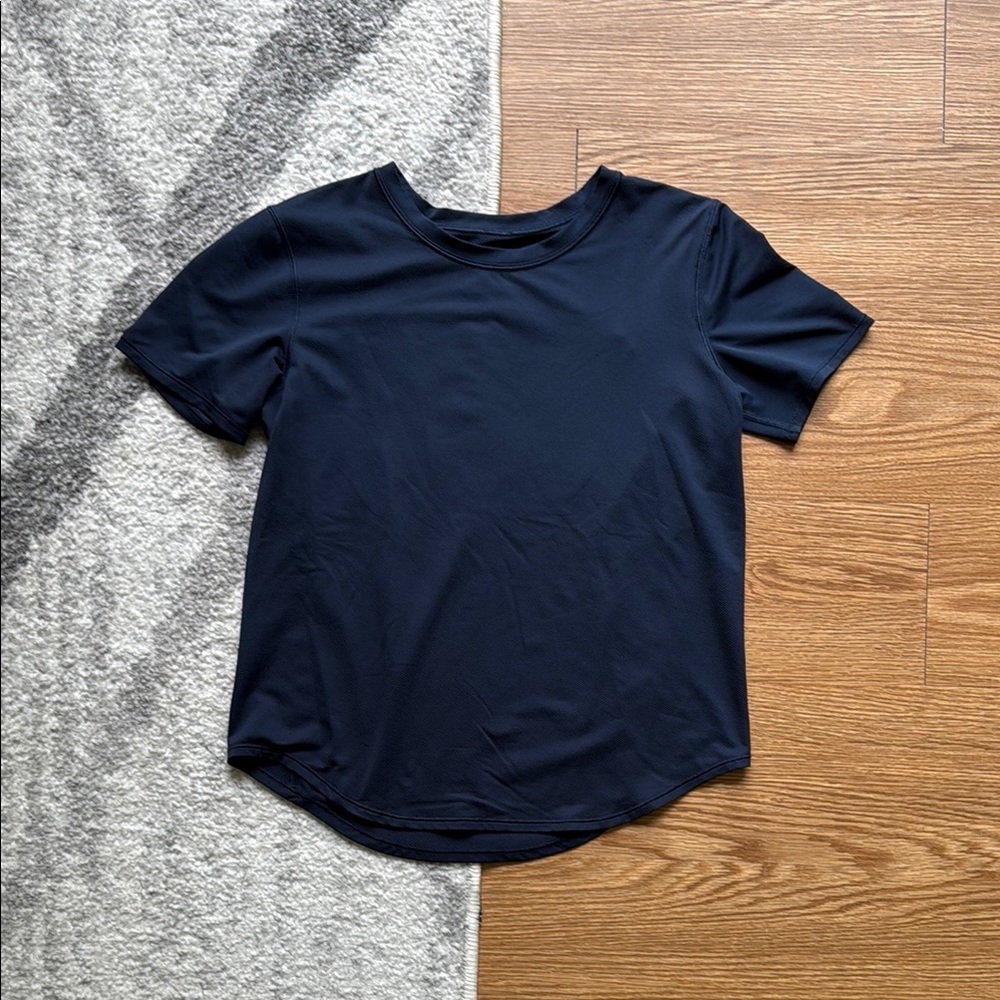 Lululemon tshirt